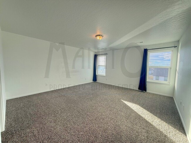 Building Photo - Spacious Airway Heights Home