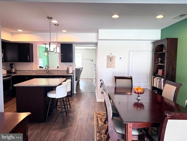 Building Photo - 576 Thumper Dr