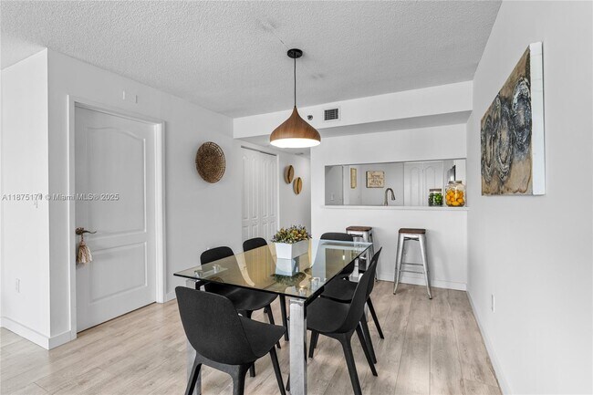 Building Photo - 5757 Collins Ave