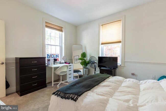 Building Photo - 1631 Green St