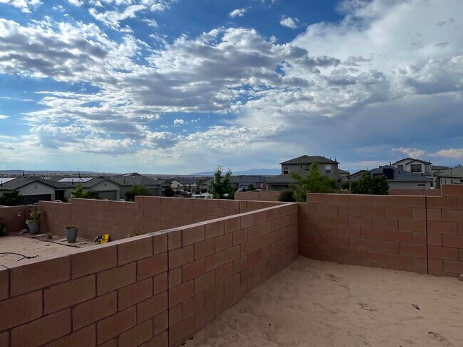 Building Photo - 4823 Grizzly Peak Rd NE