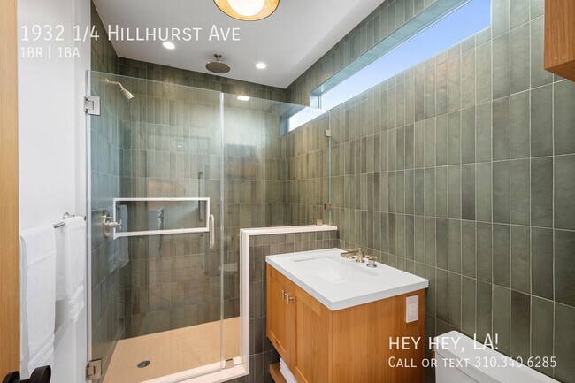 Building Photo - 1932 1/4 Hillhurst Ave-