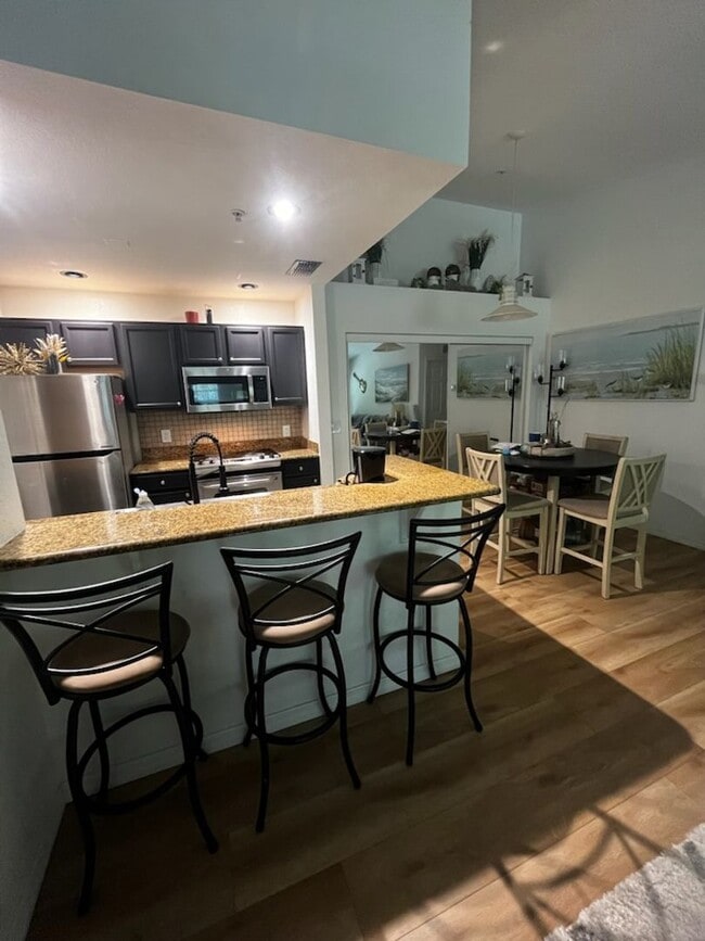 Building Photo - READY SET GO HOME!  REDUCED TO RENT NOW! 3 BEDROOM 2 BATH CONDO! TEXTLINDA PATTI AT 386.837.2882