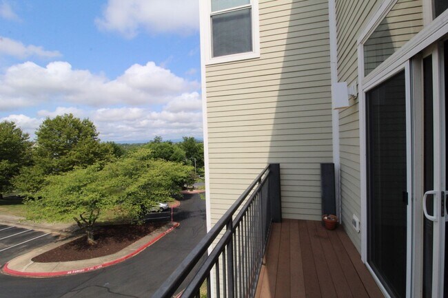 Building Photo - 1330 Hunters Rd