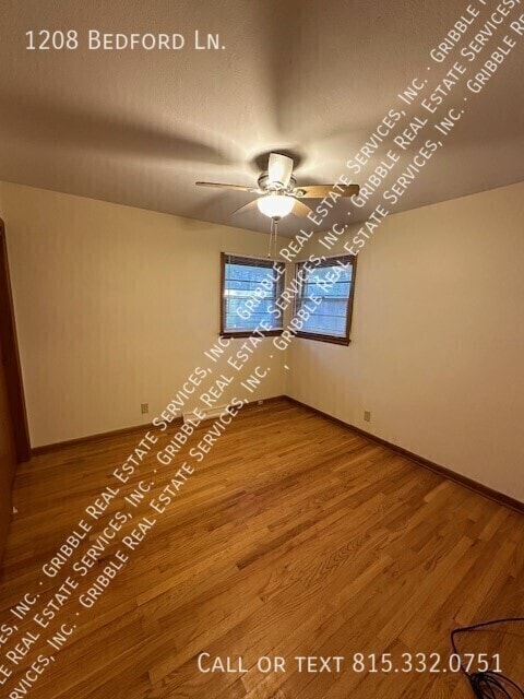 Building Photo - 1208 Bedford Ln