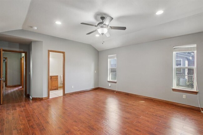 Building Photo - 10516 NW 16th St