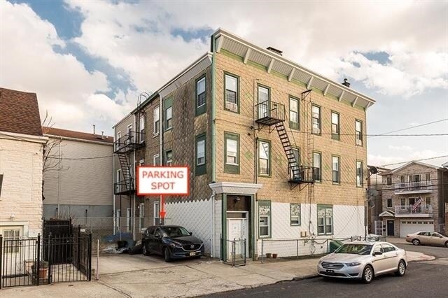 Building Photo - 148 South St