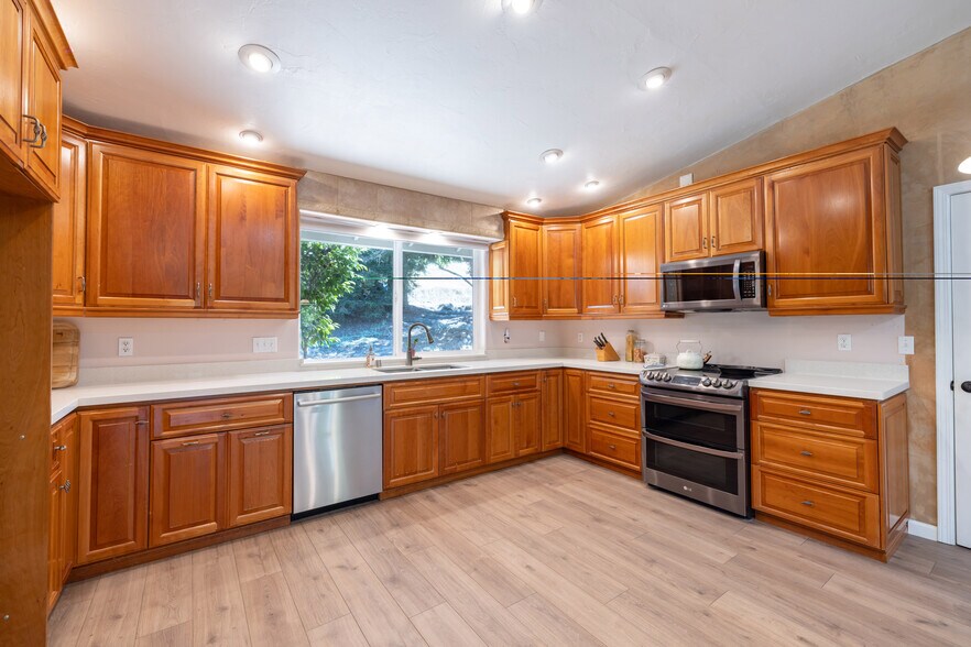 Building Photo - 3632 Ravenwood Ln