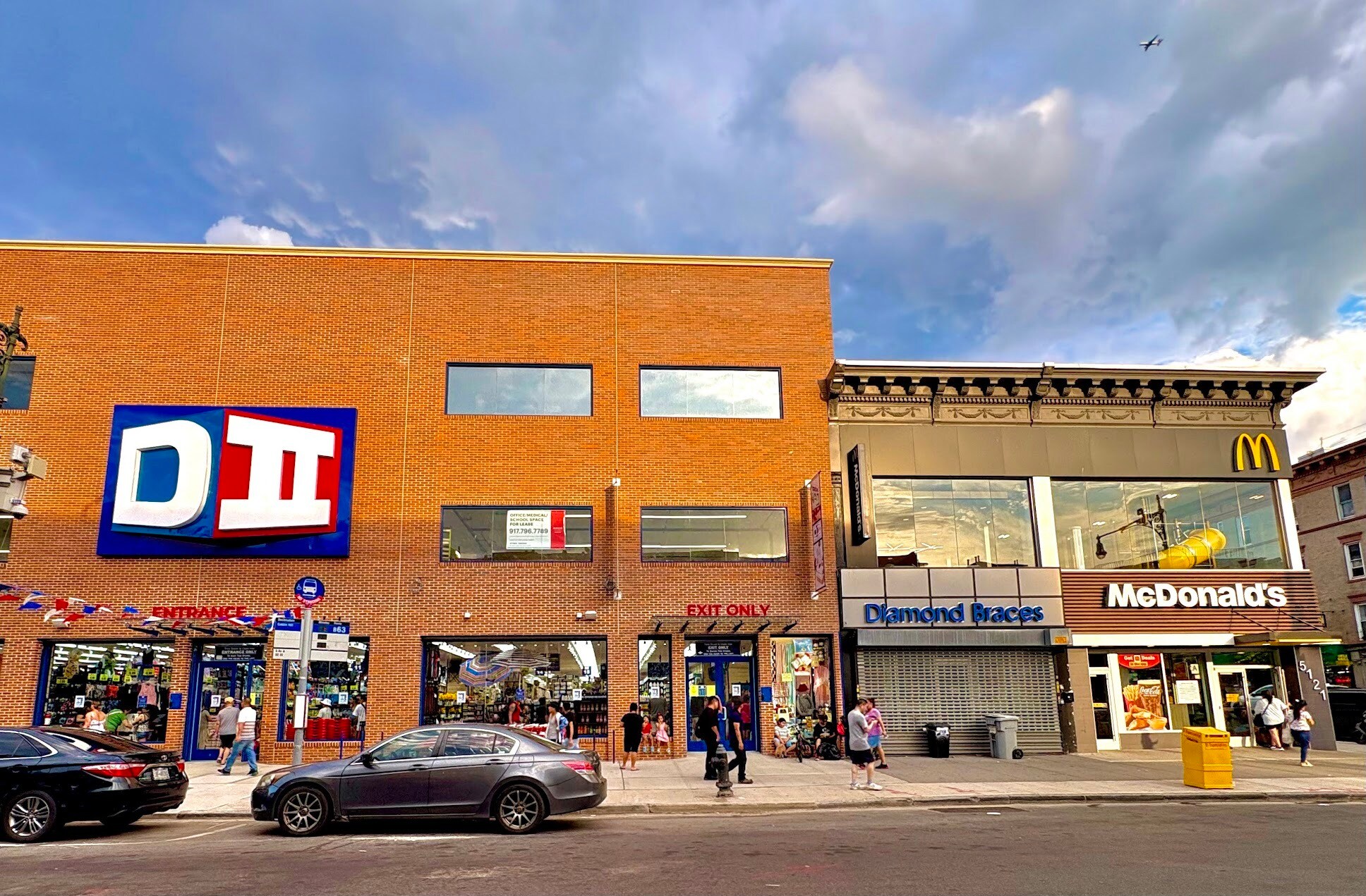 Building Photo - 451 51st St