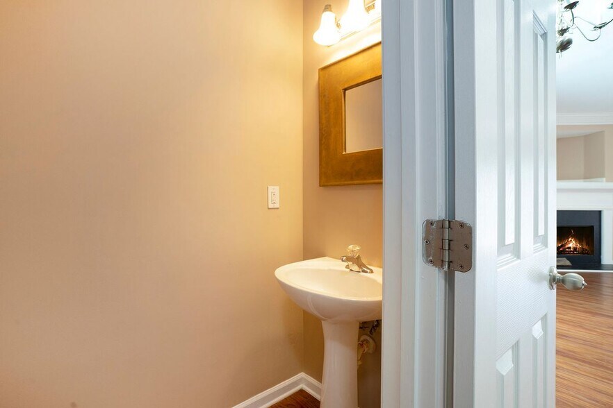 Building Photo - 804 Arbor Gate Ln