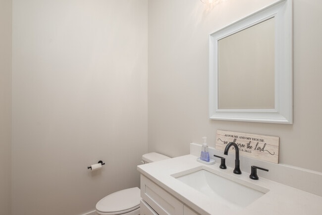 Building Photo - 55 Greystone Ct