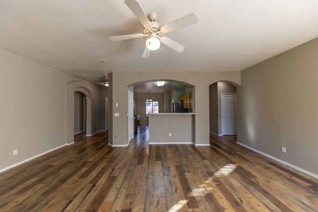 Building Photo - 19 W Soap Creek Trail