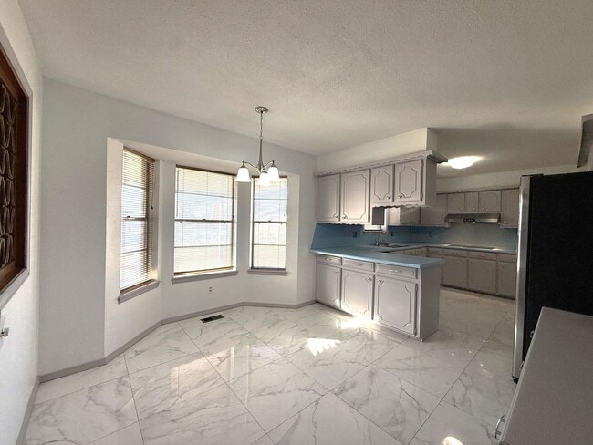 Building Photo - 5005 Colfax Pl