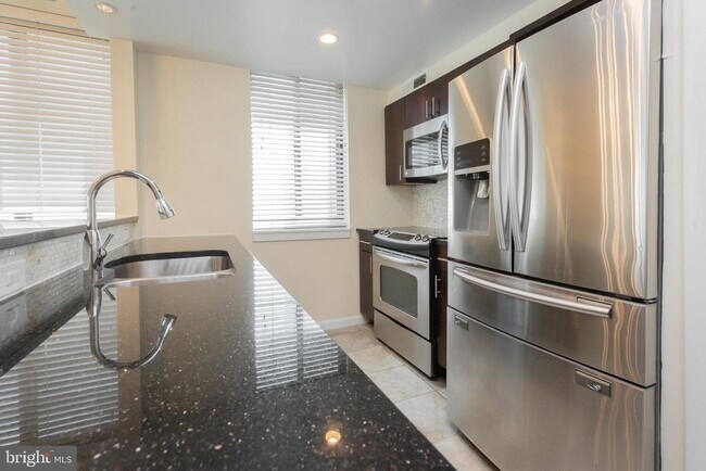 Building Photo - 1140 23rd St NW