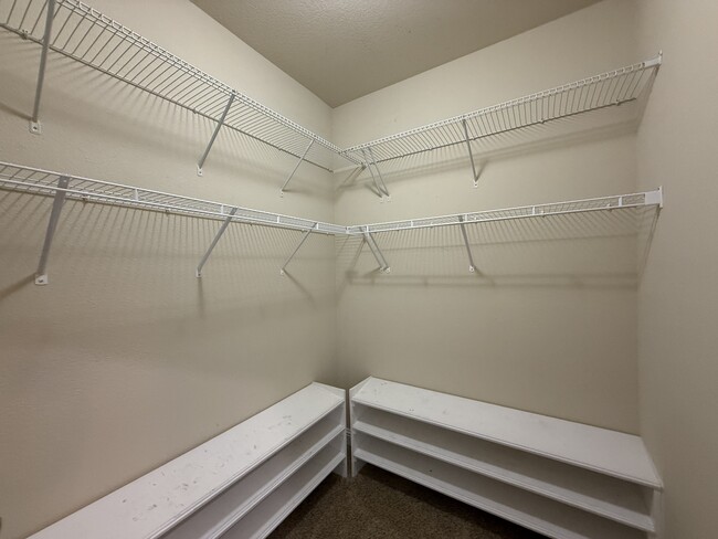 Building Photo - 10510 Dunmore Dr