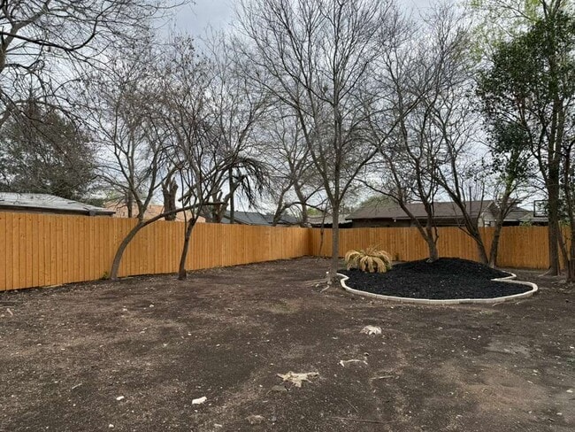 Building Photo - 8618 Sweet Maiden Dr