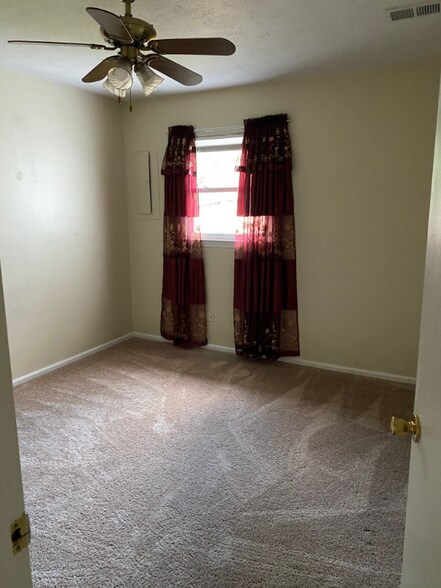 Building Photo - 3230 Aqueduct Dr