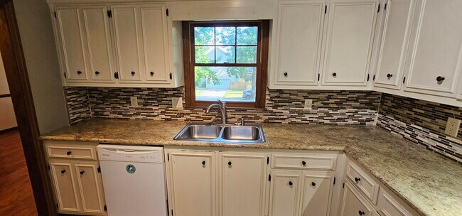 Building Photo - 812 Cape Cod Ct