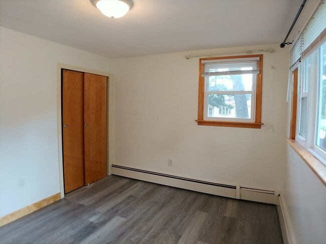 Building Photo - 45 Kinglet Dr