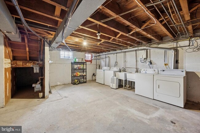 Building Photo - 2645 Wentworth Rd