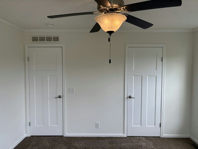 Building Photo - 5053 W Sawgrass Dr