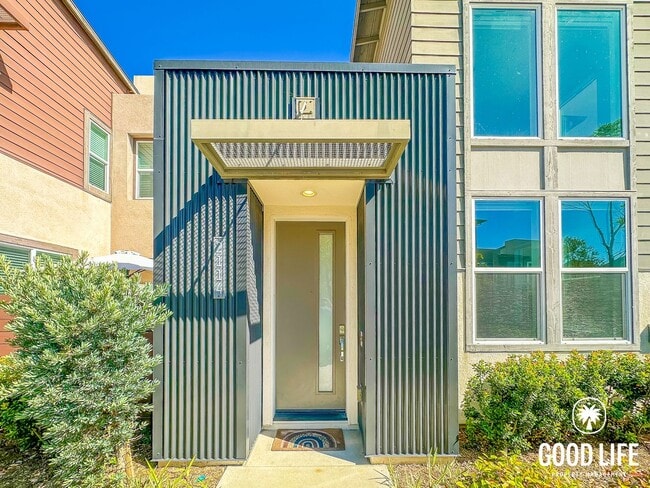 Building Photo - SD: Modern 3BD/3.5BA Townhome in Otay Ranch with Bonus Room, Private Patio & Whole-Home Water Sof...