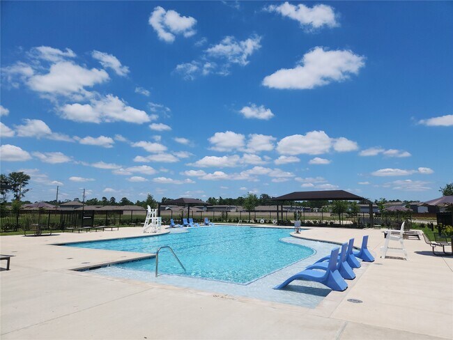 Building Photo - 18242 Via Aurelia Dr