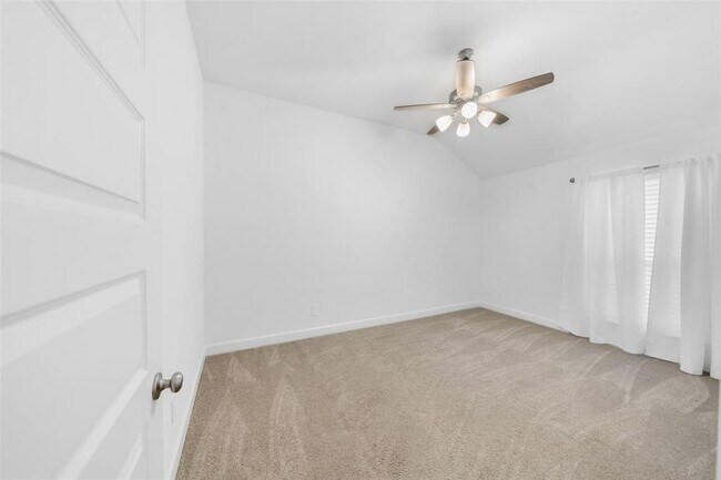 Building Photo - 706 Carina Gaze Ct