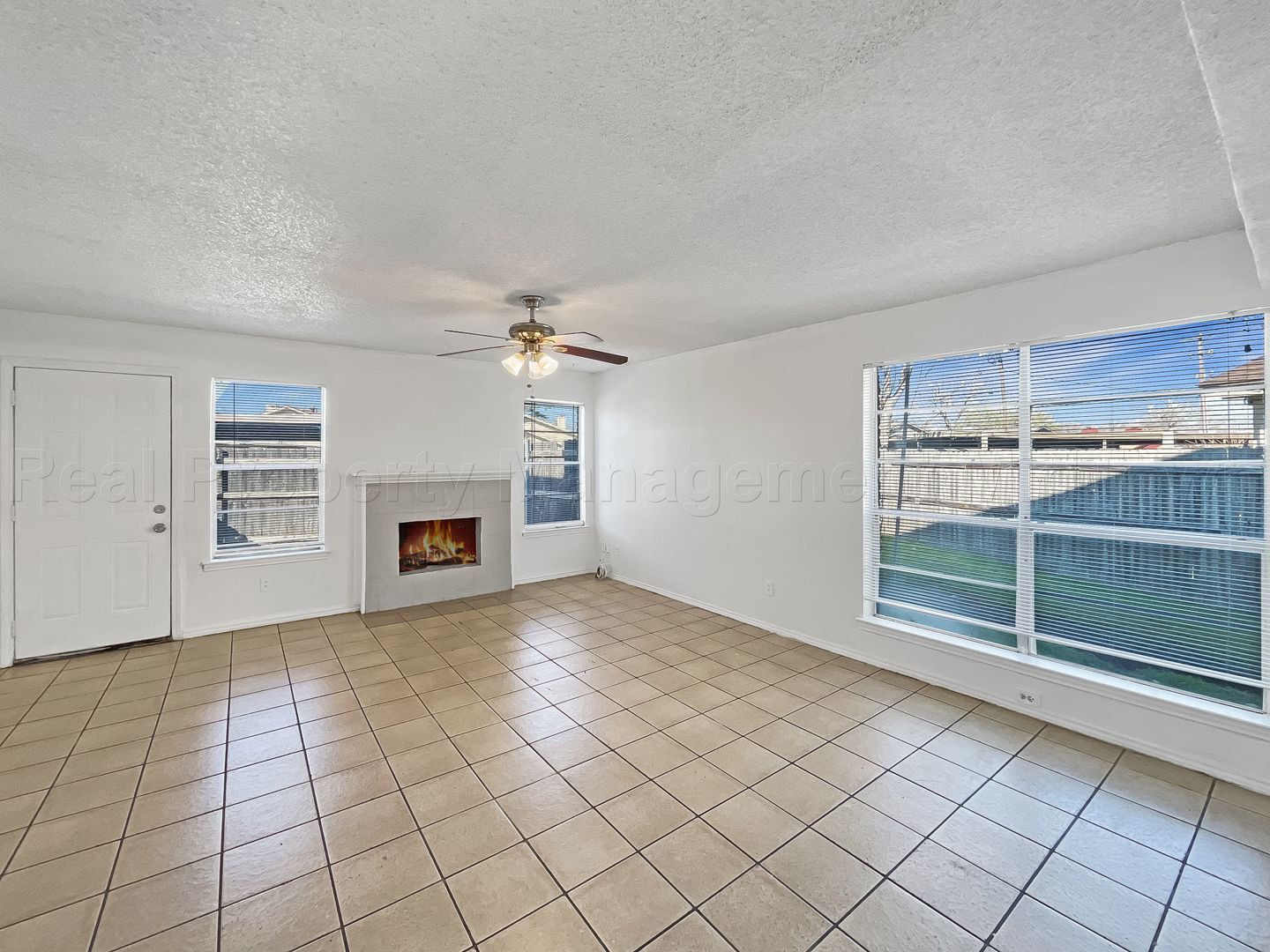 Building Photo - 2742 St George Pl