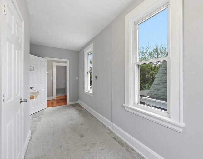 Building Photo - *1762 Williams Ave,  Recently Updated 4BR, 2BA House in Norwood*