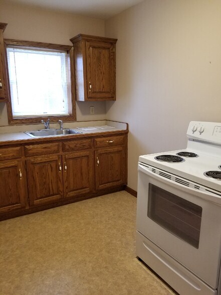 Building Photo - 503 W Kansas St