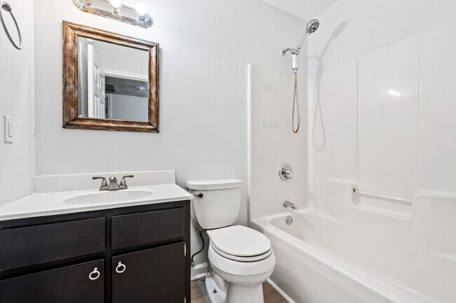 Building Photo - Nicely Remodeled 3 Bedroom House on Cul-de-Sac with Walkout Basement!