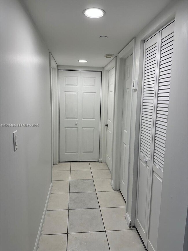 Building Photo - 8540 SW 133rd Avenue Rd