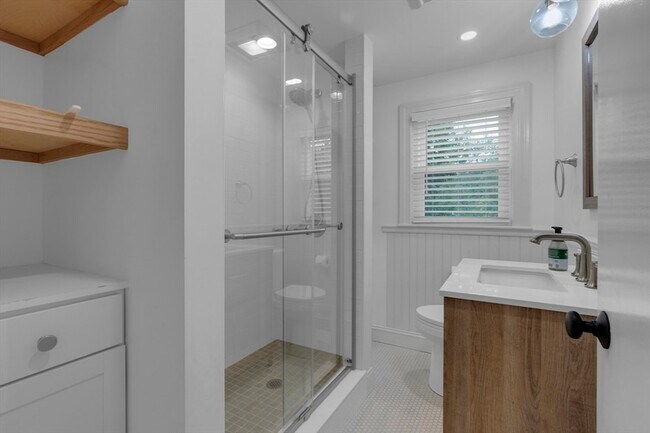 Building Photo - 104 Mishawum Rd