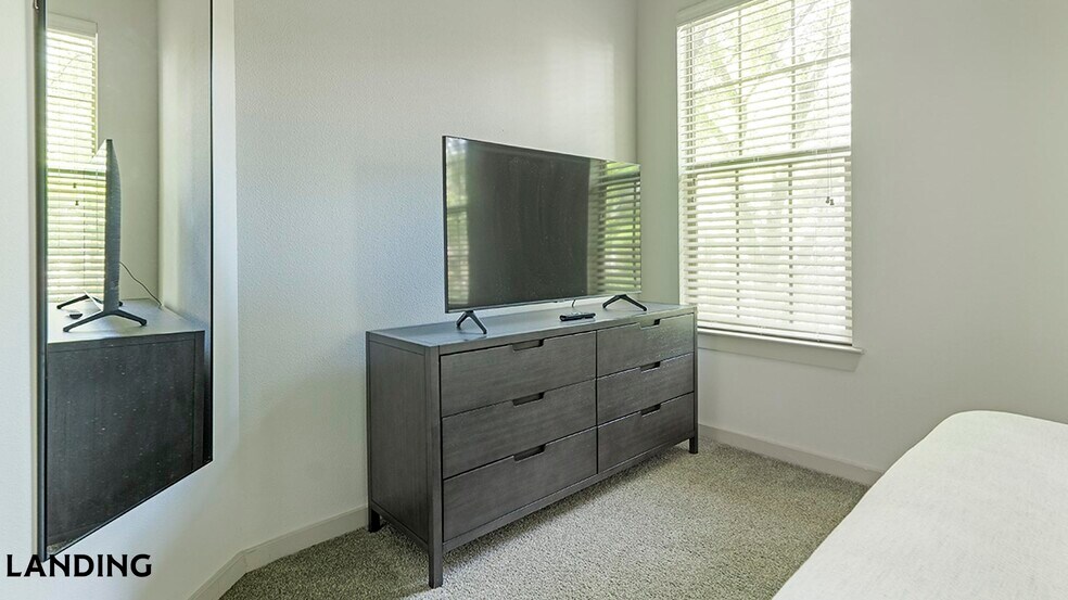 Building Photo - 10800 Lakeline Blvd