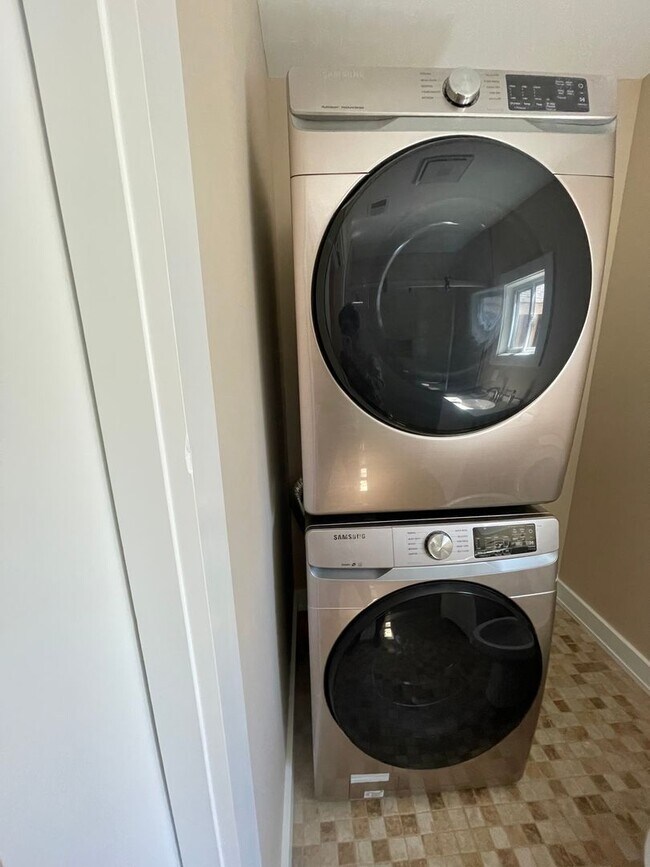 Building Photo - Charming 3BR House in Savannah