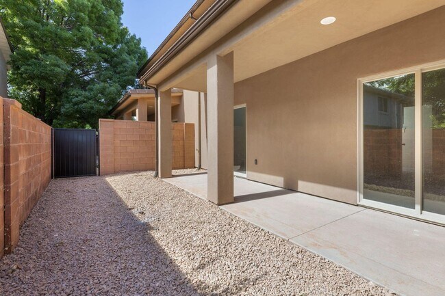 Building Photo - 174 N 100 W