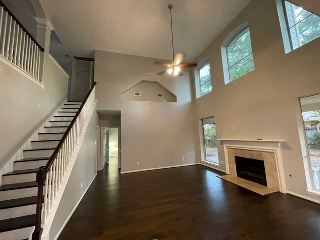 Building Photo - 9323 Willow Crossing Dr