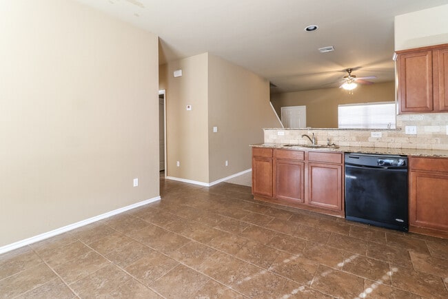 Building Photo - Check out this Wonderful Home!