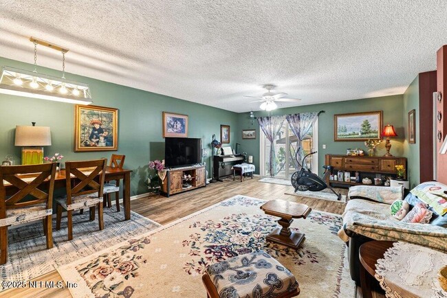 Building Photo - 3519 Rain Forest Dr W