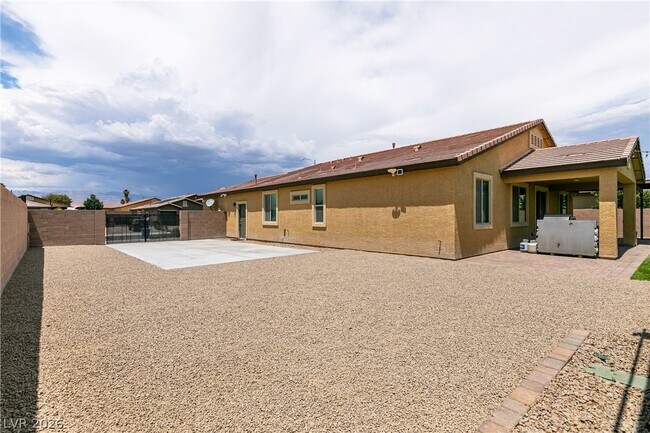 Building Photo - 5048 Royal Indigo St