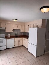 Building Photo - 148 Westbury Park Rd