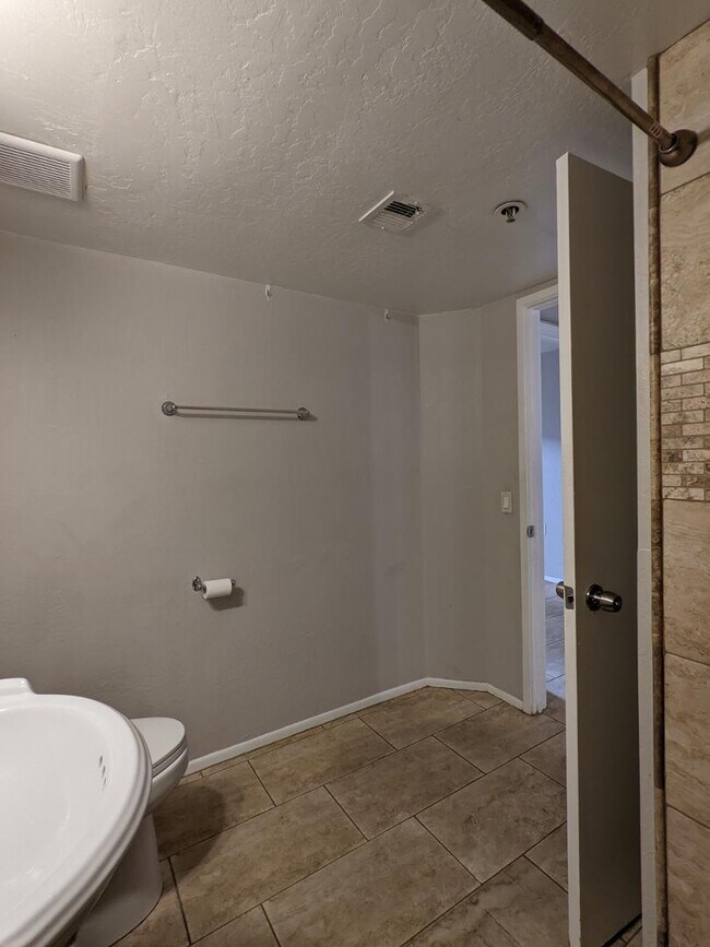 Building Photo - 12221 W Bell Rd