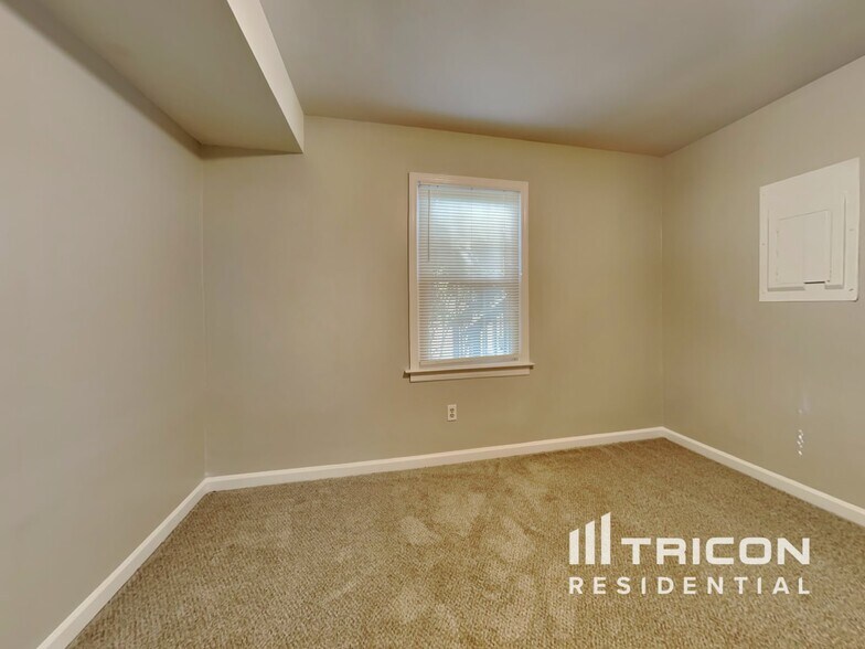 Building Photo - 175 Freestone Dr