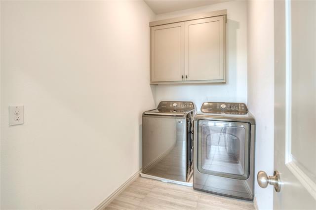 Building Photo - 8603 Dynasty Ln