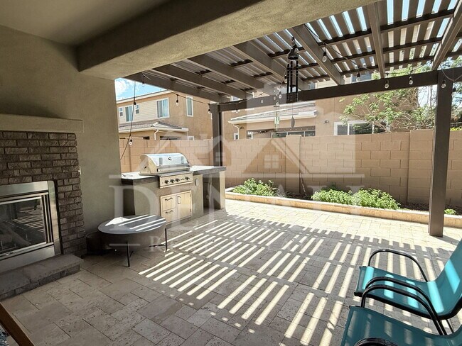 Building Photo - 1729 W Myrna Ln