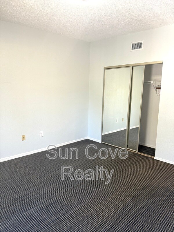 Building Photo - 6361 92nd Pl N