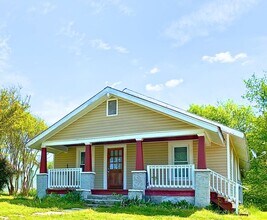 Building Photo - Single Family Home