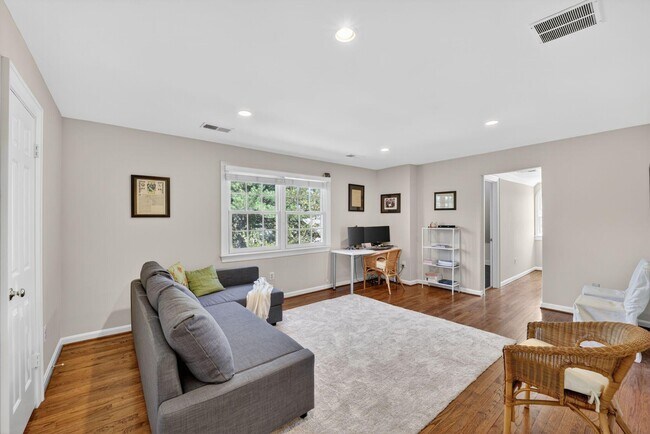 Building Photo - 5115 Cape Cod Ct