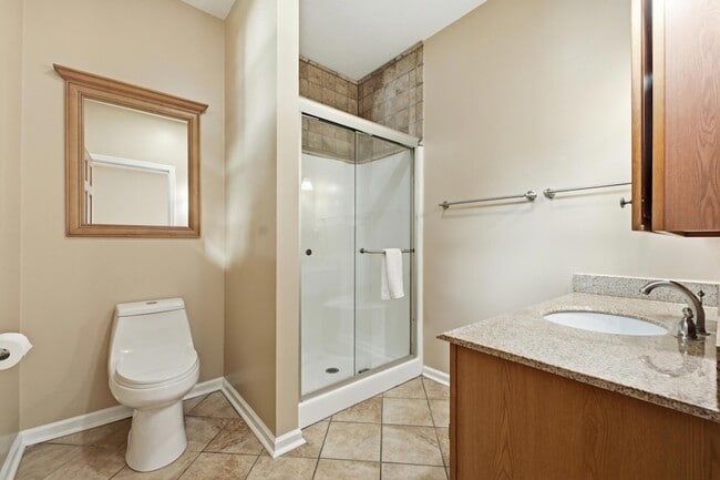 Building Photo - 205 S Palisades Dr